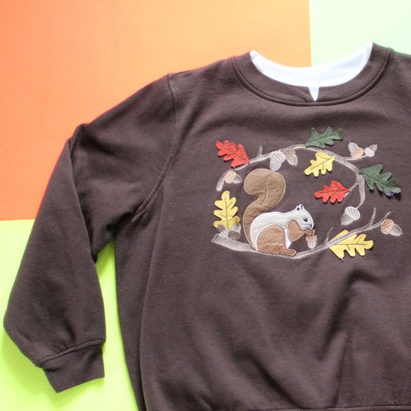Vintage Sweaters - Vintage Squirrel in Tree Crewneck Sweater